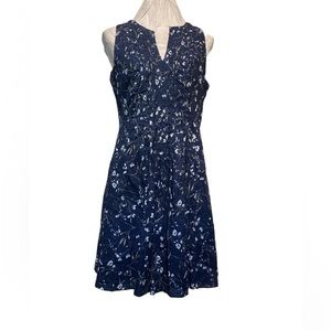- - - CeCe floral dress navy and white sleeveless V neck NEW with TAG size…
